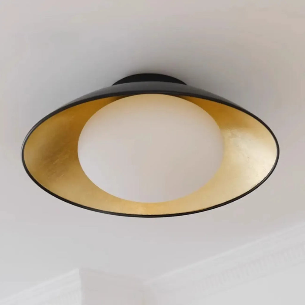 Plafonnier semi-encastré en métal de forme simple grange