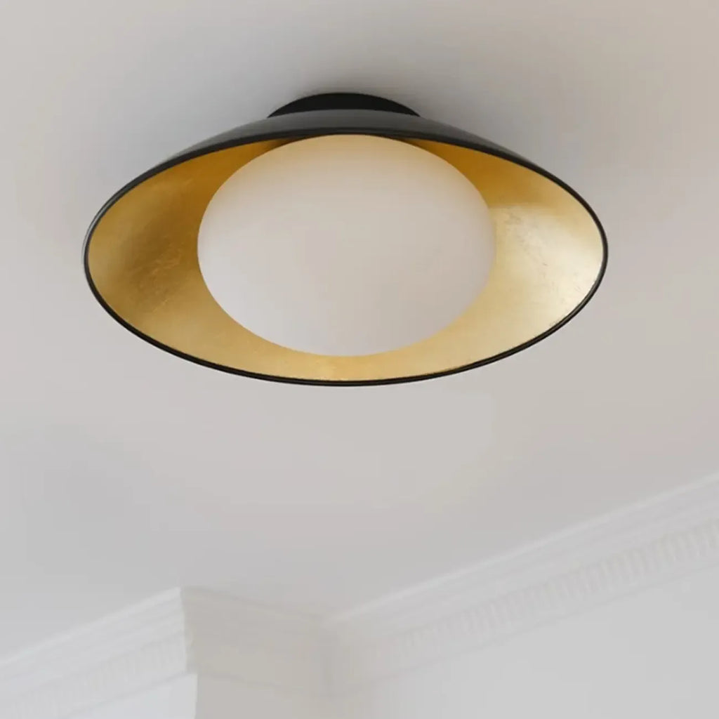 Plafonnier semi-encastré en métal de forme simple grange