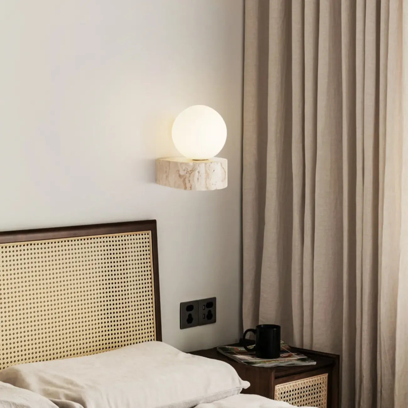 Applique murale moderne en pierre beige à lumière chaude