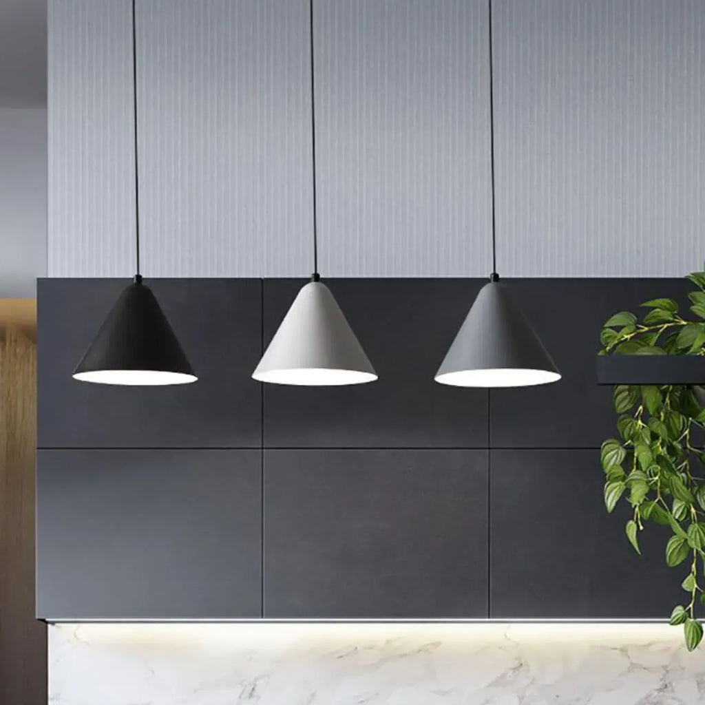 Suspension moderne conique en métal réglable pour îlot de cuisine