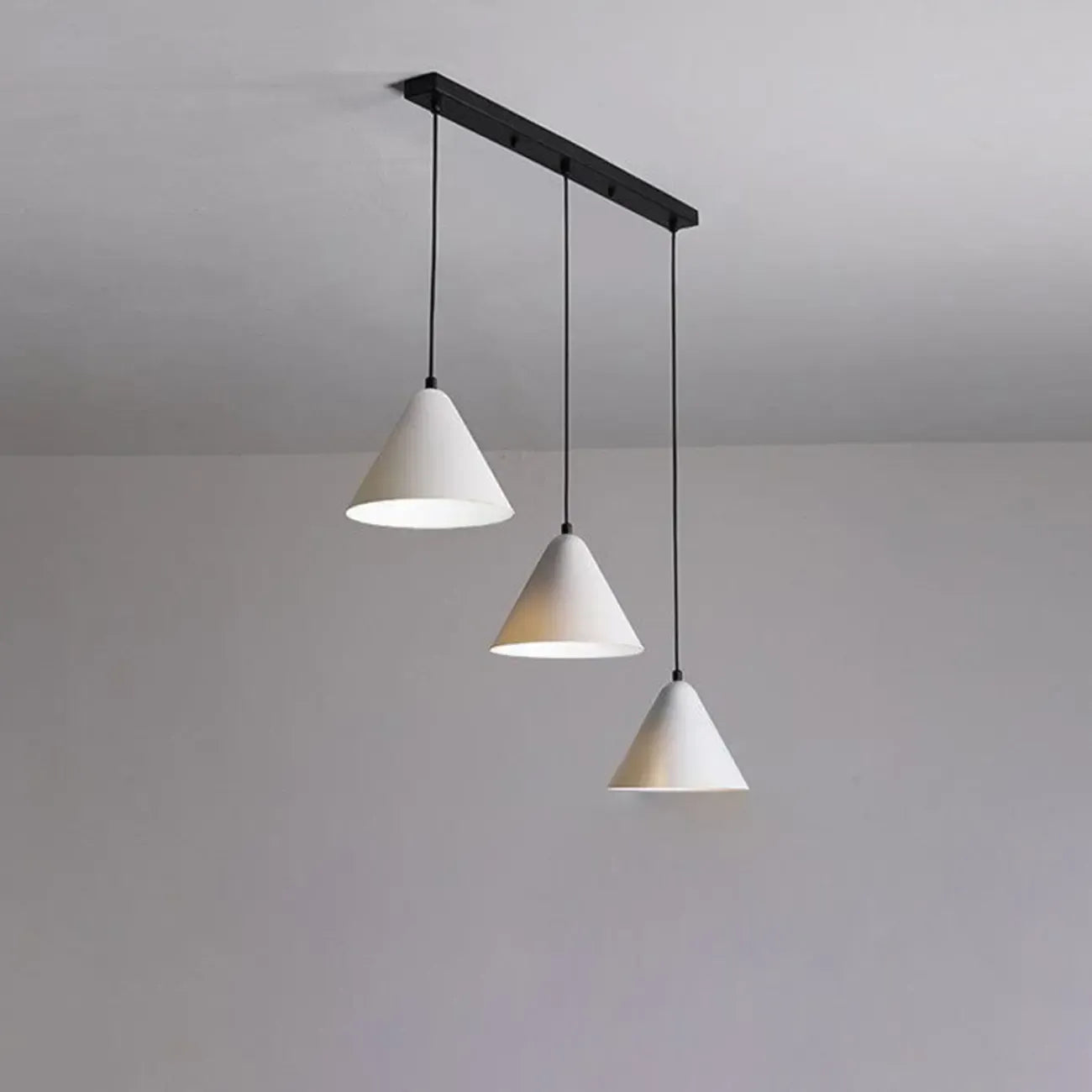 Suspension moderne conique en métal réglable pour îlot de cuisine