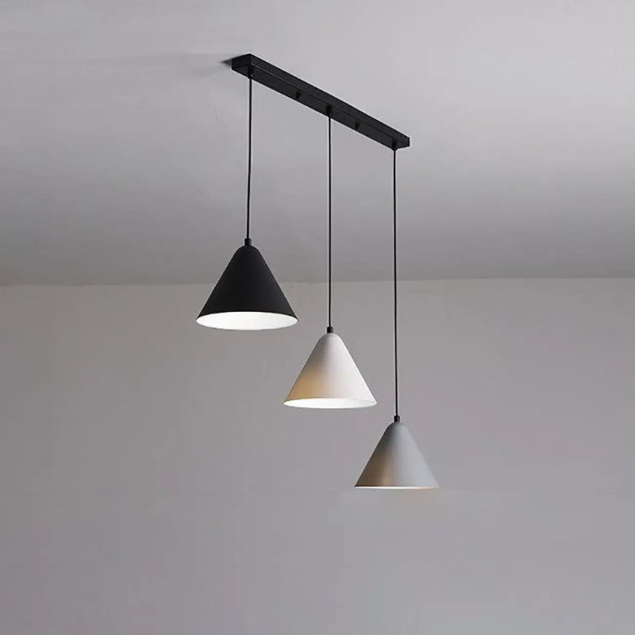 Suspension moderne conique en métal réglable pour îlot de cuisine