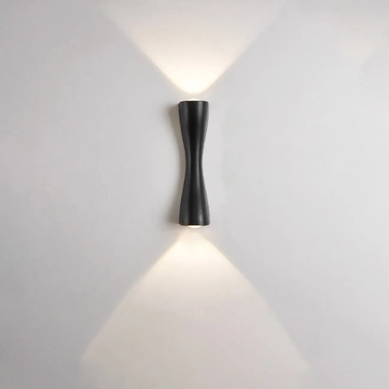 Applique murale incurvée moderne à 2 lumières, noire et dorée