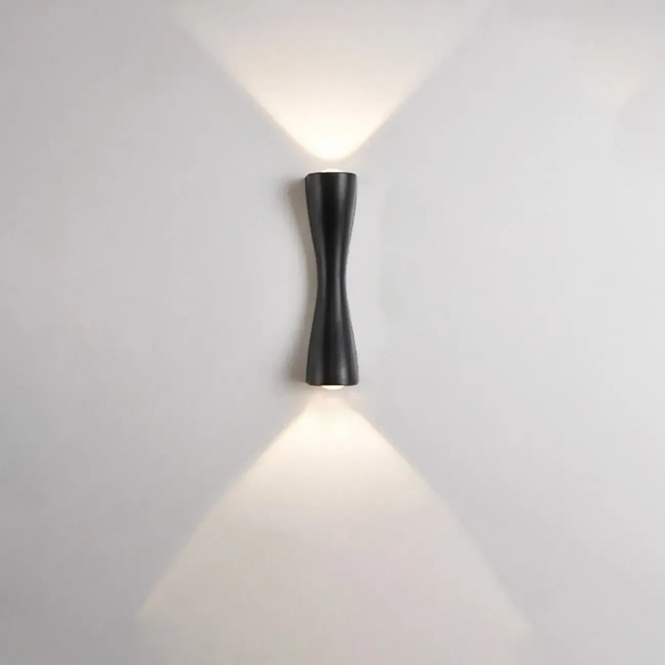 Applique murale incurvée moderne à 2 lumières, noire et dorée
