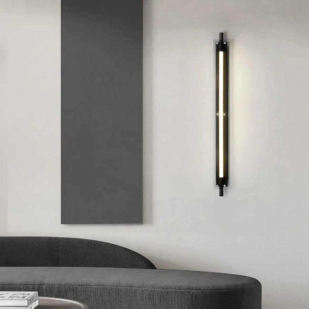 Applique murale moderne en métal noir linéaire avec abat-jour en plastique