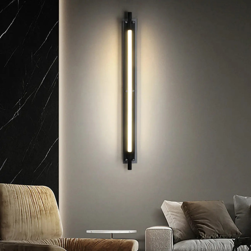 Applique murale moderne en métal noir linéaire avec abat-jour en plastique