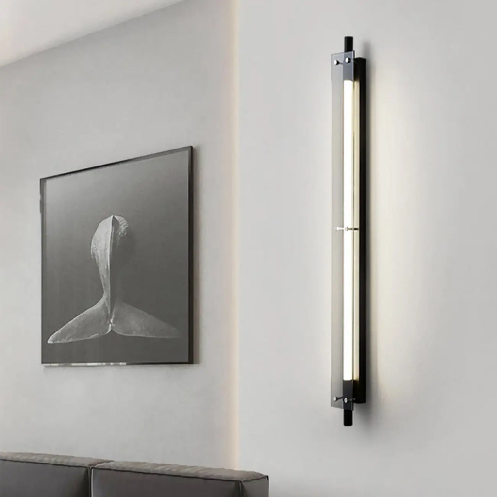Applique murale moderne en métal noir linéaire avec abat-jour en plastique