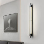 Applique murale moderne en métal noir linéaire avec abat-jour en plastique