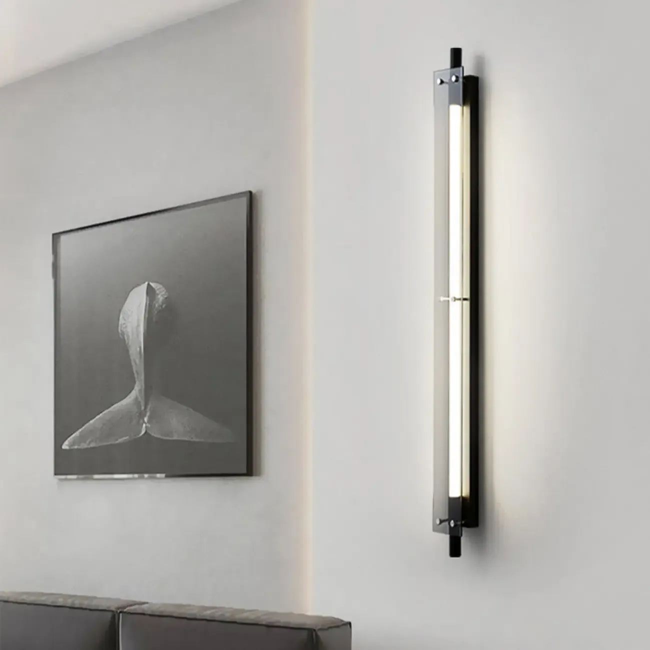 Applique murale moderne en métal noir linéaire avec abat-jour en plastique