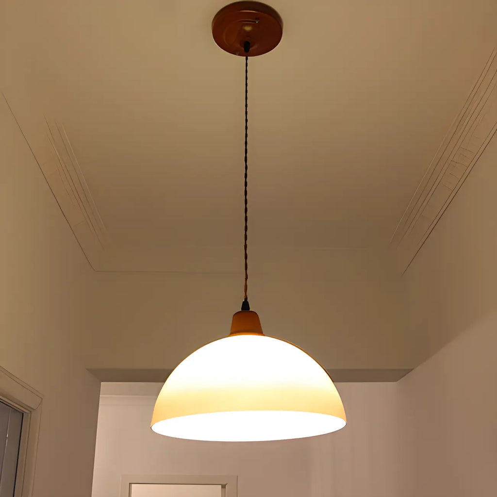 Suspension ronde en verre blanc et corde de bois