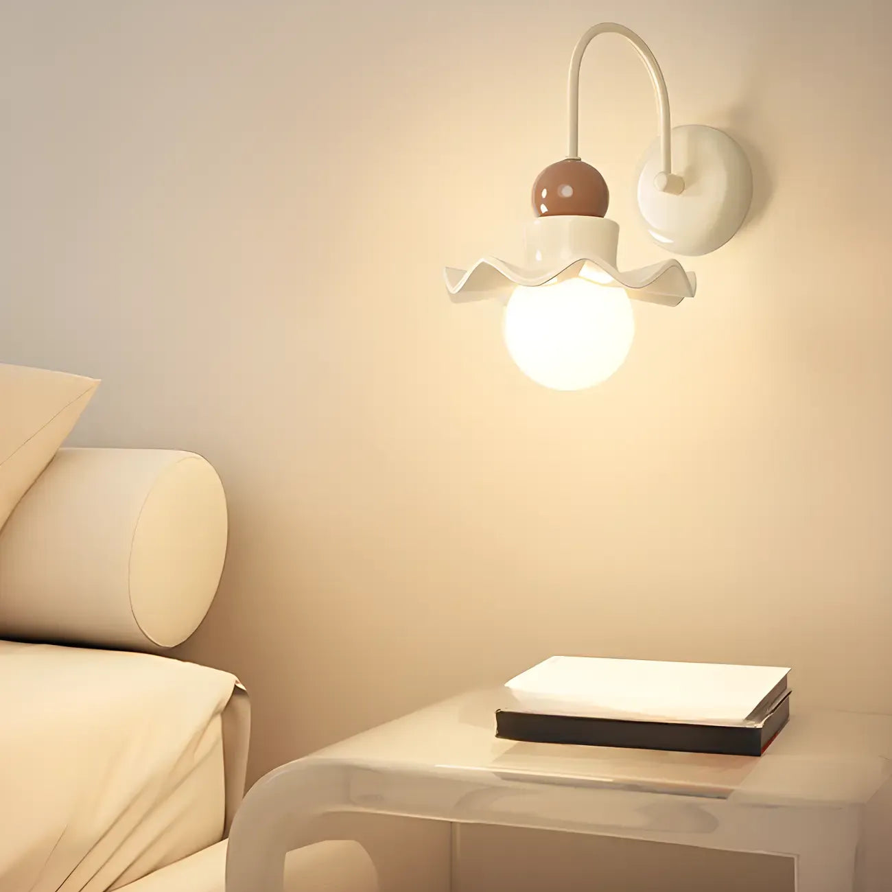 Applique murale moderne avec abat-jour en résine blanche pour lampe de chevet