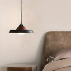 Suspension miniature noire contemporaine avec fer et bois