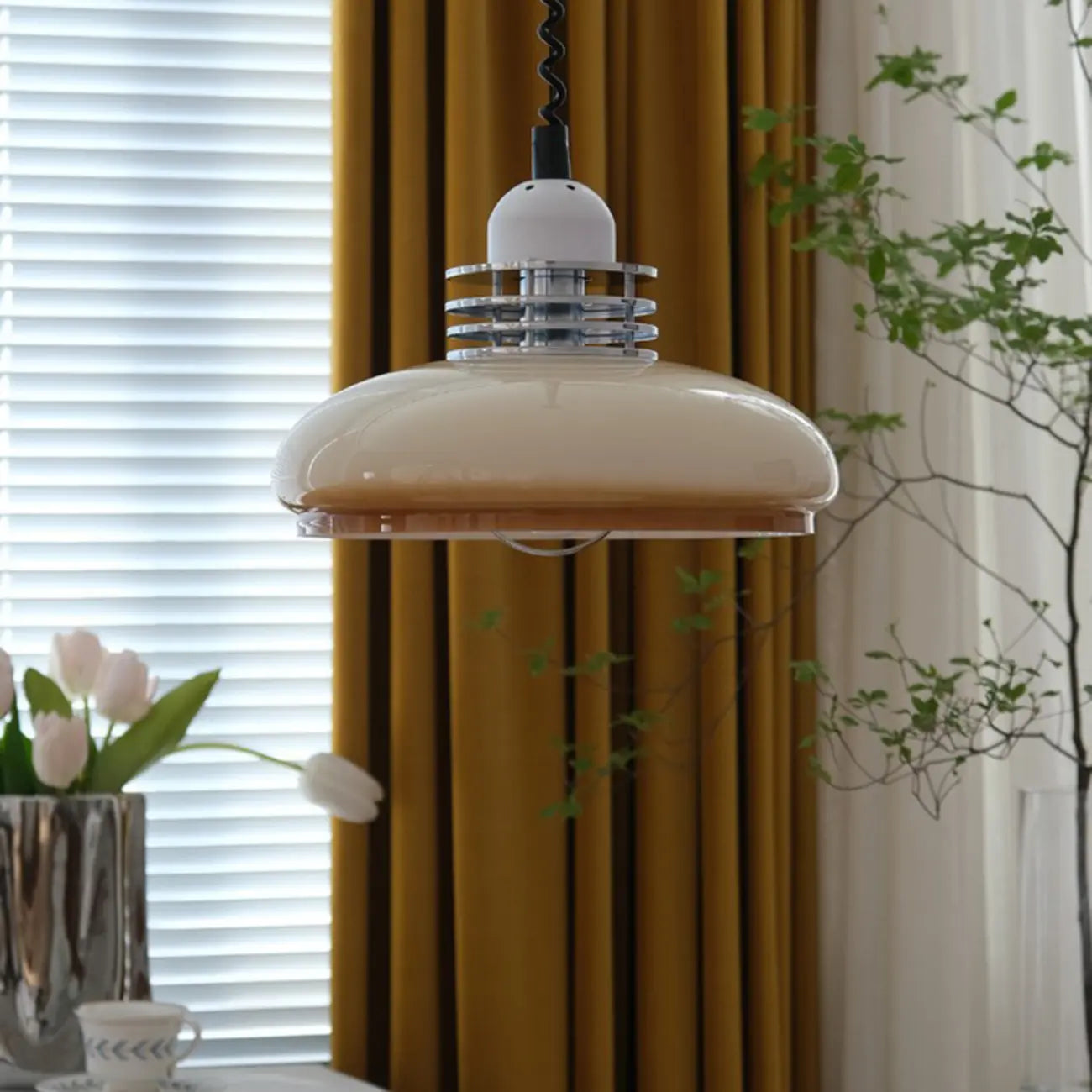 Suspension de cuisine vintage ronde en verre beige