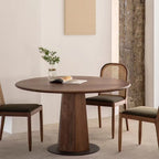 Table de salle à manger ronde traditionnelle en pin massif