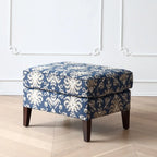 Fauteuil tonneau en tissu rayé bleu céruléen avec accoudoirs