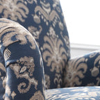 Fauteuil tonneau en tissu rayé bleu céruléen avec accoudoirs