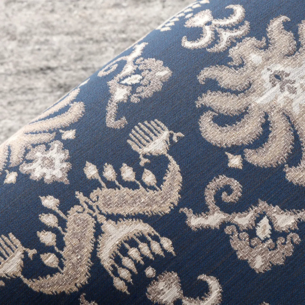 Fauteuil tonneau en tissu rayé bleu céruléen avec accoudoirs