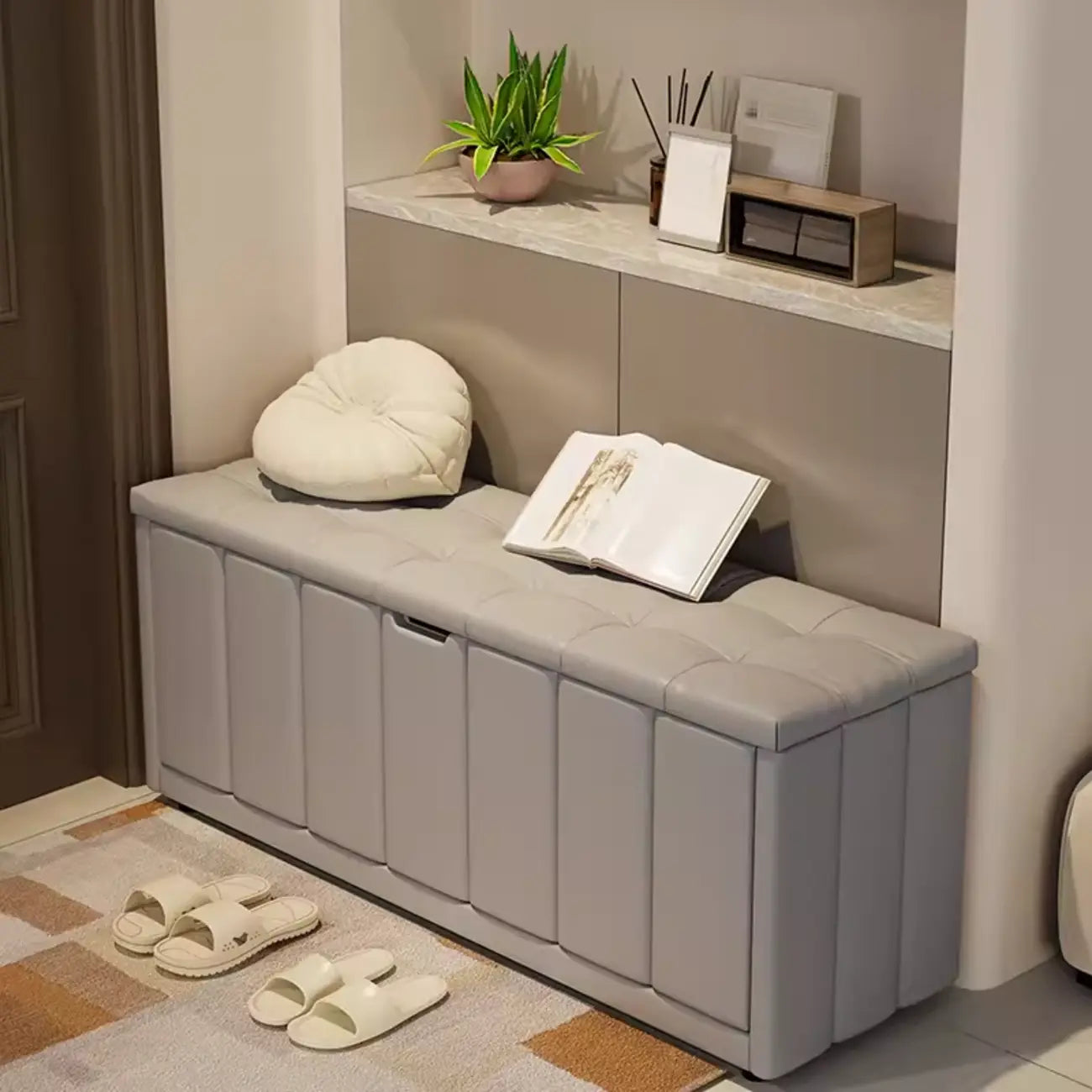 Banc à chaussures rembourré en bois avec étagères réglables et façade rabattable
