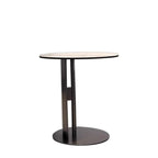 Table ronde Glam Wood noire avec piètement trépied abstrait