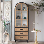 Meuble rustique en bois sur pied, de forme arquée, idéal pour la décoration du salon.
