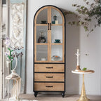 Meuble rustique en bois sur pied, de forme arquée, idéal pour la décoration du salon.