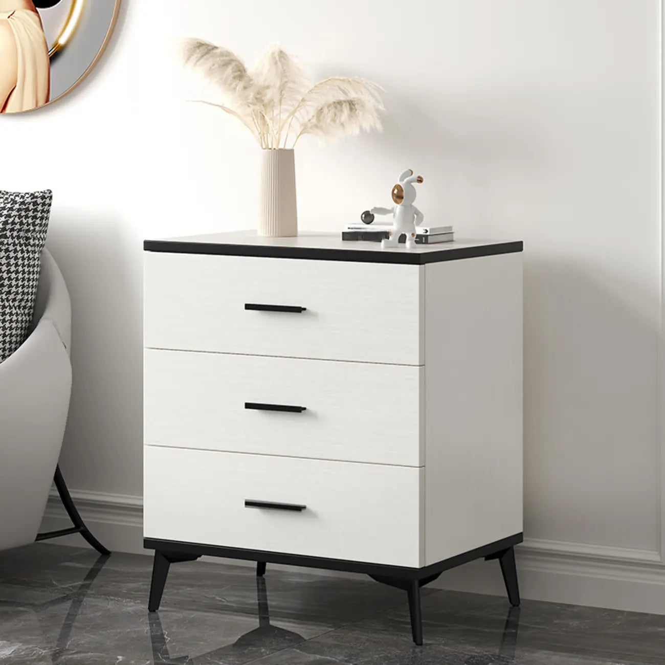 Armoire de rangement moderne en bois blanc avec accents dorés pour salon