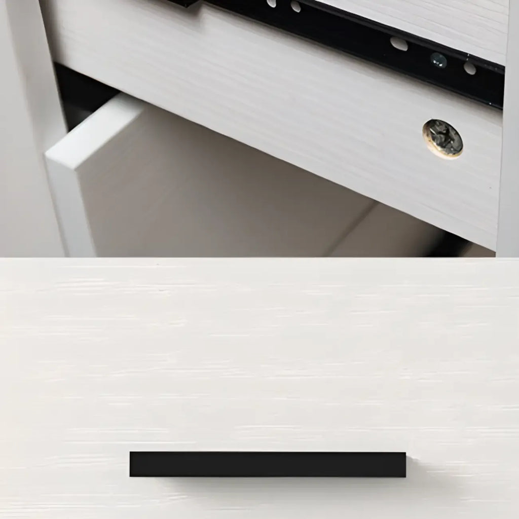 Armoire de rangement moderne en bois blanc avec accents dorés pour salon