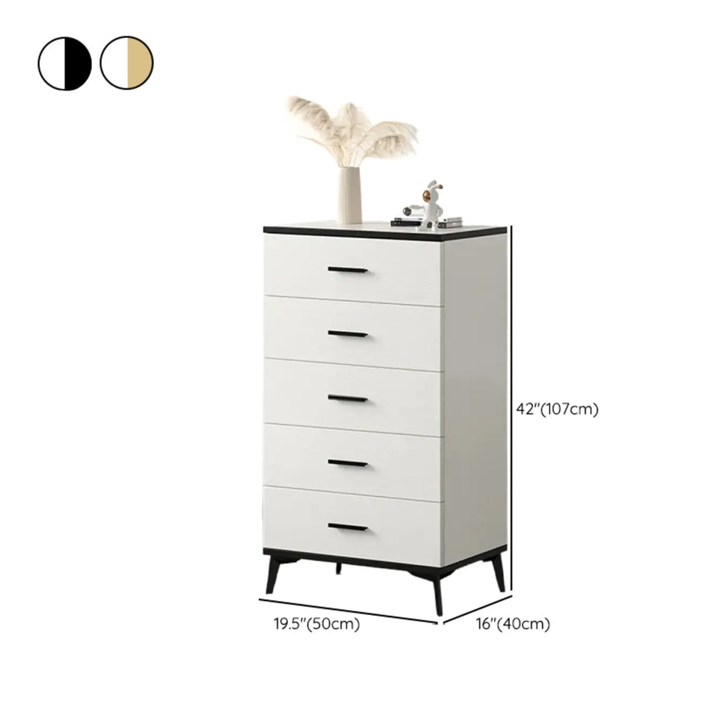 Armoire de rangement moderne en bois blanc avec accents dorés pour salon
