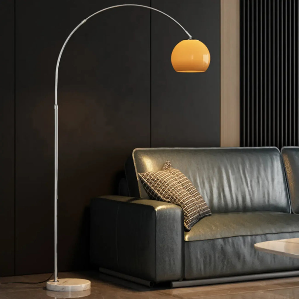 Lampadaire arqué moderne et réglable à brancher pour salon
