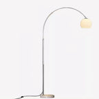 Lampadaire arqué moderne et réglable à brancher pour salon