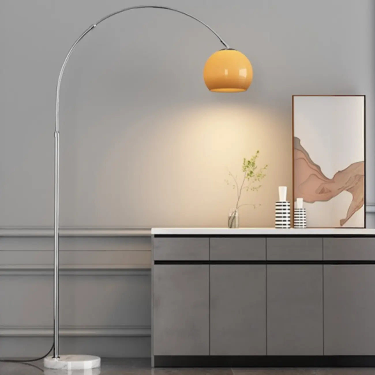 Lampadaire arqué moderne et réglable à brancher pour salon