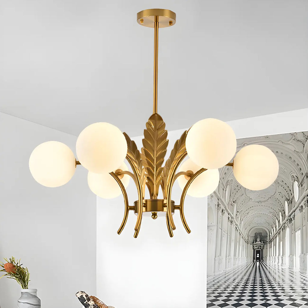 Lustre de luxe à 6 lumières, recouvert de feuilles d'or et orné de globes en verre