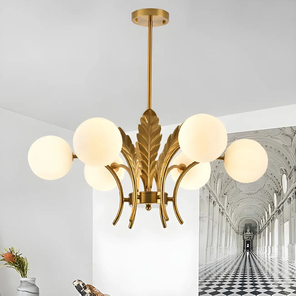 Lustre de luxe à 6 lumières, recouvert de feuilles d'or et orné de globes en verre
