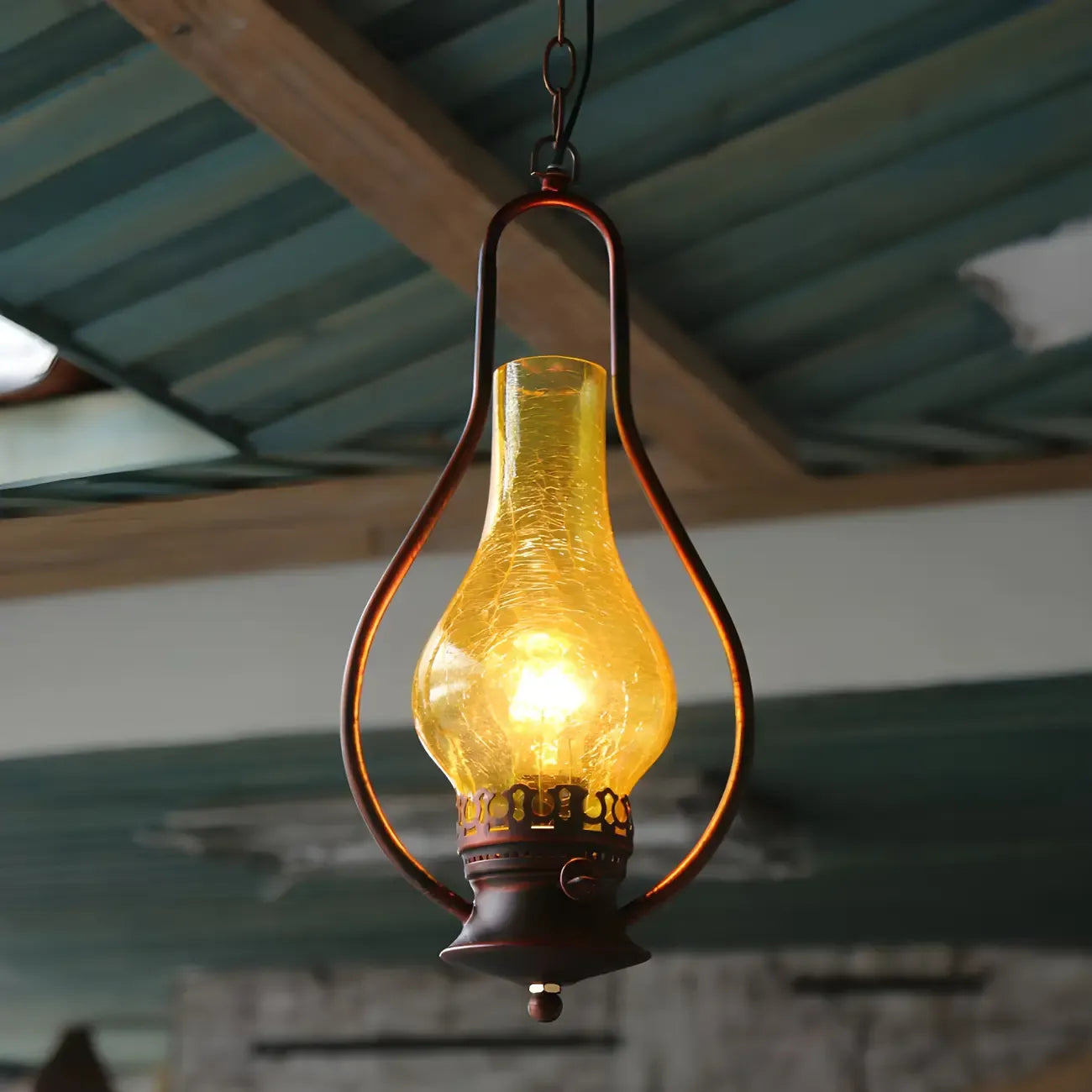 Suspensions industrielles en verre craquelé pour intérieur