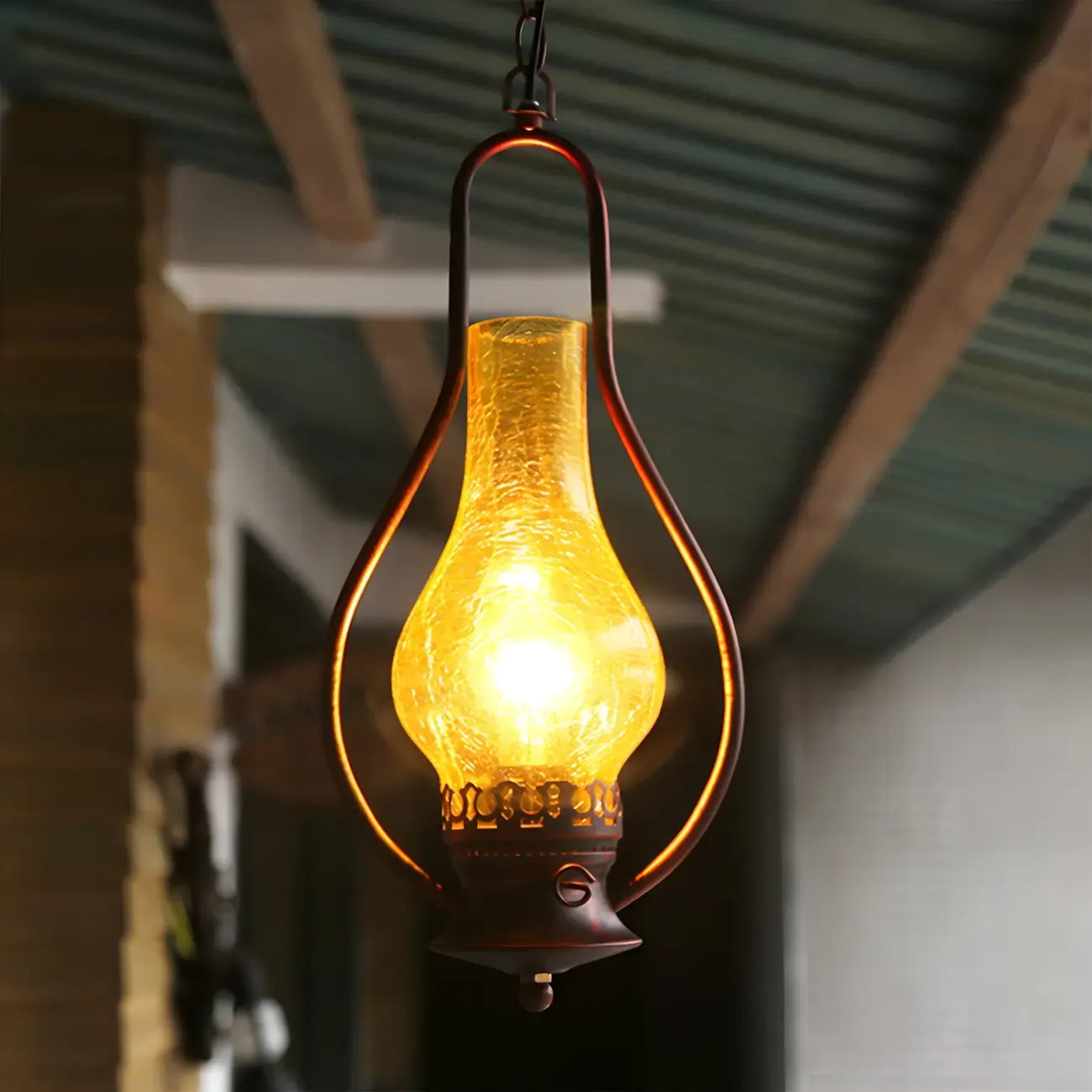 Suspensions industrielles en verre craquelé pour intérieur