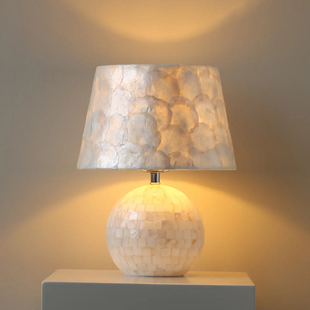 Lampe de table moderne en forme de coquillage avec abat-jour géométrique, LED