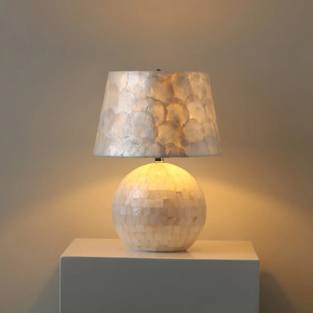 Lampe de table moderne en forme de coquillage avec abat-jour géométrique, LED