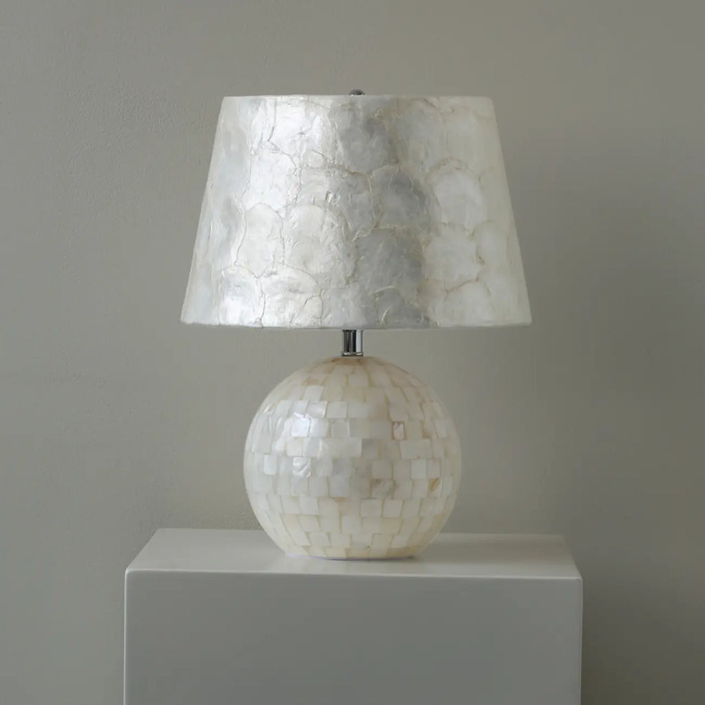 Lampe de table moderne en forme de coquillage avec abat-jour géométrique, LED