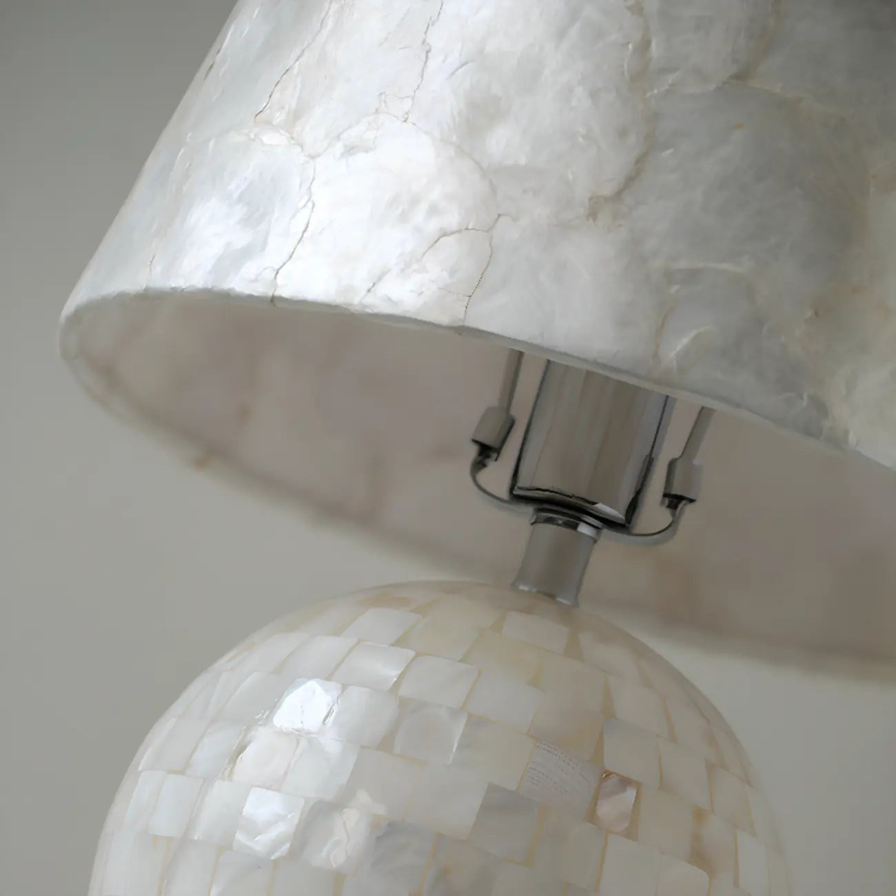 Lampe de table moderne en forme de coquillage avec abat-jour géométrique, LED