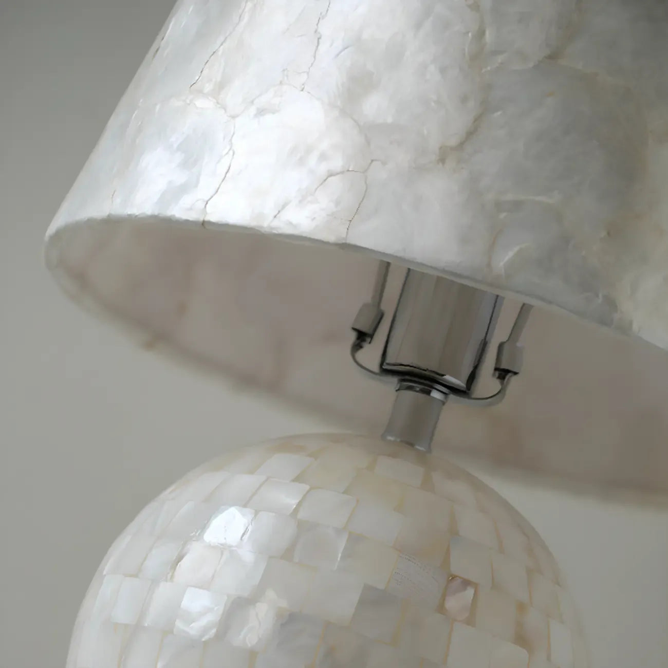 Lampe de table moderne en forme de coquillage avec abat-jour géométrique, LED