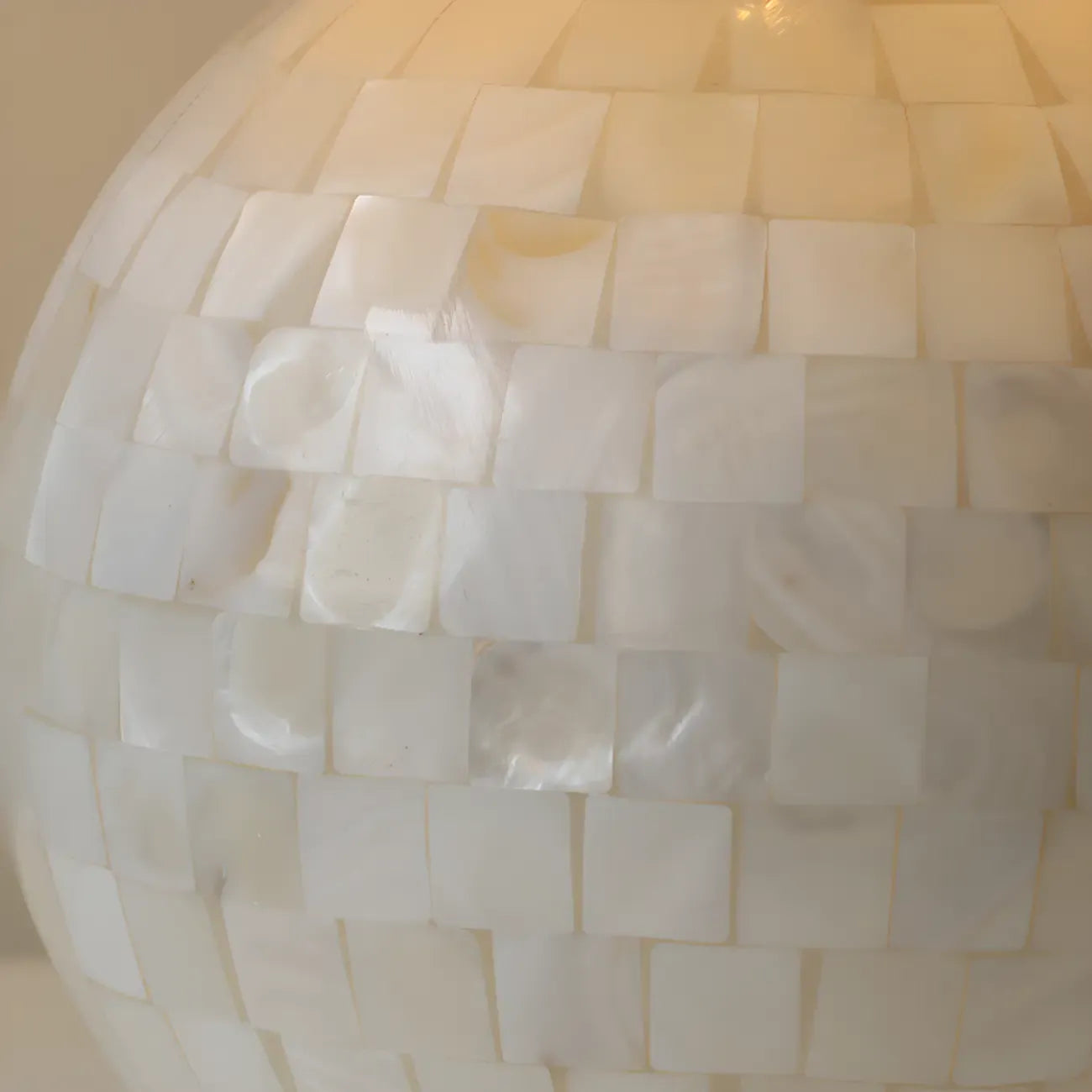 Lampe de table moderne en forme de coquillage avec abat-jour géométrique, LED