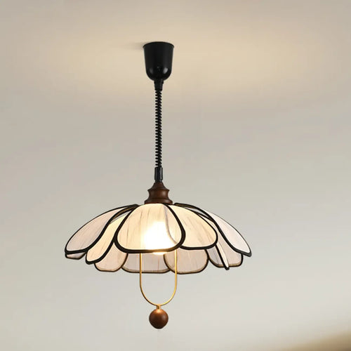 Suspension Art Déco en tissu à motif de pétales de fleurs