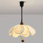 Suspension Art Déco en tissu à motif de pétales de fleurs