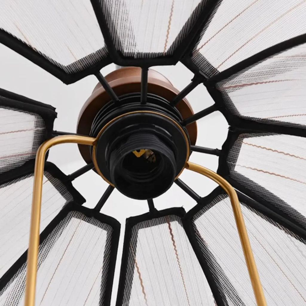 Suspension Art Déco en tissu à motif de pétales de fleurs
