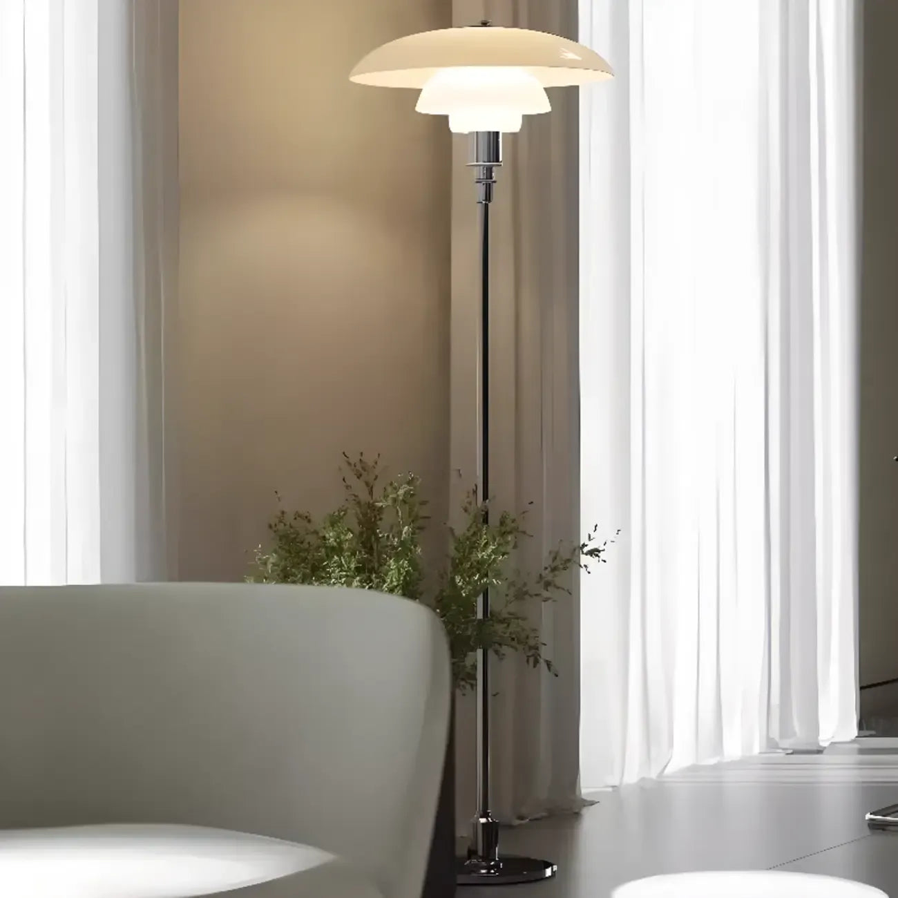 Lampadaire minimaliste en métal avec abat-jour en verre pour salon