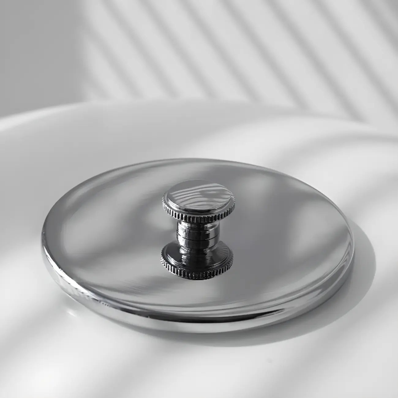 Lampadaire minimaliste en métal avec abat-jour en verre pour salon