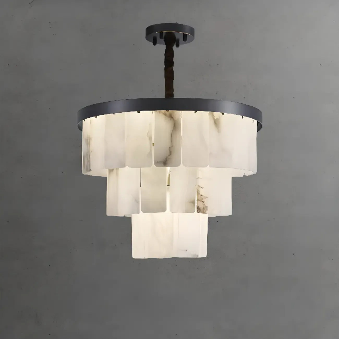Lustre intemporel à plusieurs niveaux en albâtre noir métallisé circulaire