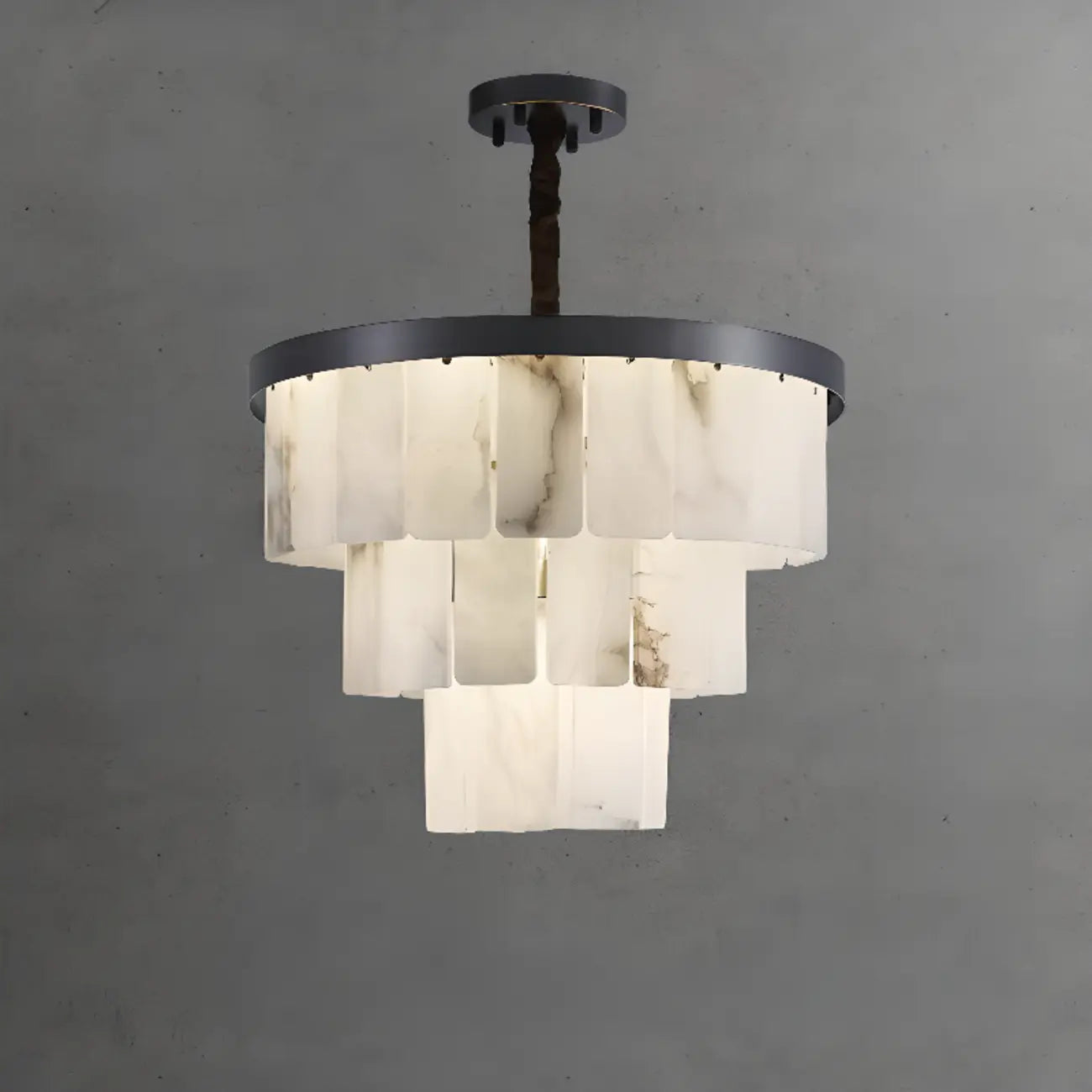 Lustre intemporel à plusieurs niveaux en albâtre noir métallisé circulaire