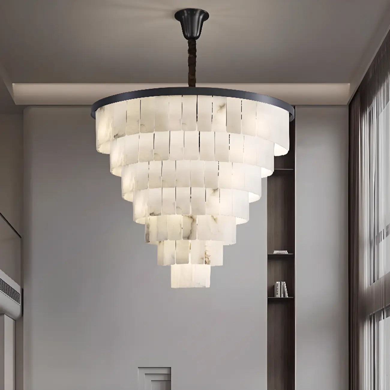 Lustre intemporel à plusieurs niveaux en albâtre noir métallisé circulaire