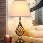 Lampe de chevet LED géométrique en tissu, base en laiton antique